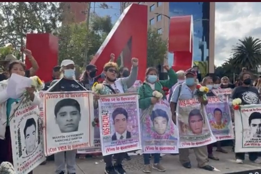 Detienen a 9 policías por desaparición de 43 estudiantes de Ayotzinapa ...