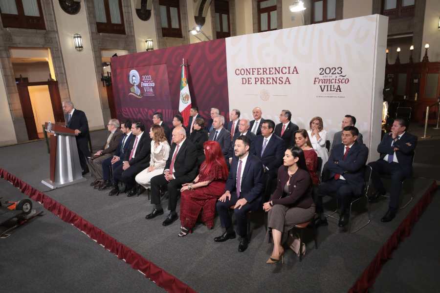 AMLO firma convenio con 23 gobernadores para federalizar servicios de ...