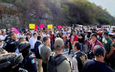 Luego de siete horas de bloqueo liberan la Autopista del Sol