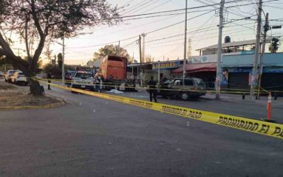 Persecución de asaltantes en Tlajomulco acaba en balacera con un sospechoso muerto y otro detenido